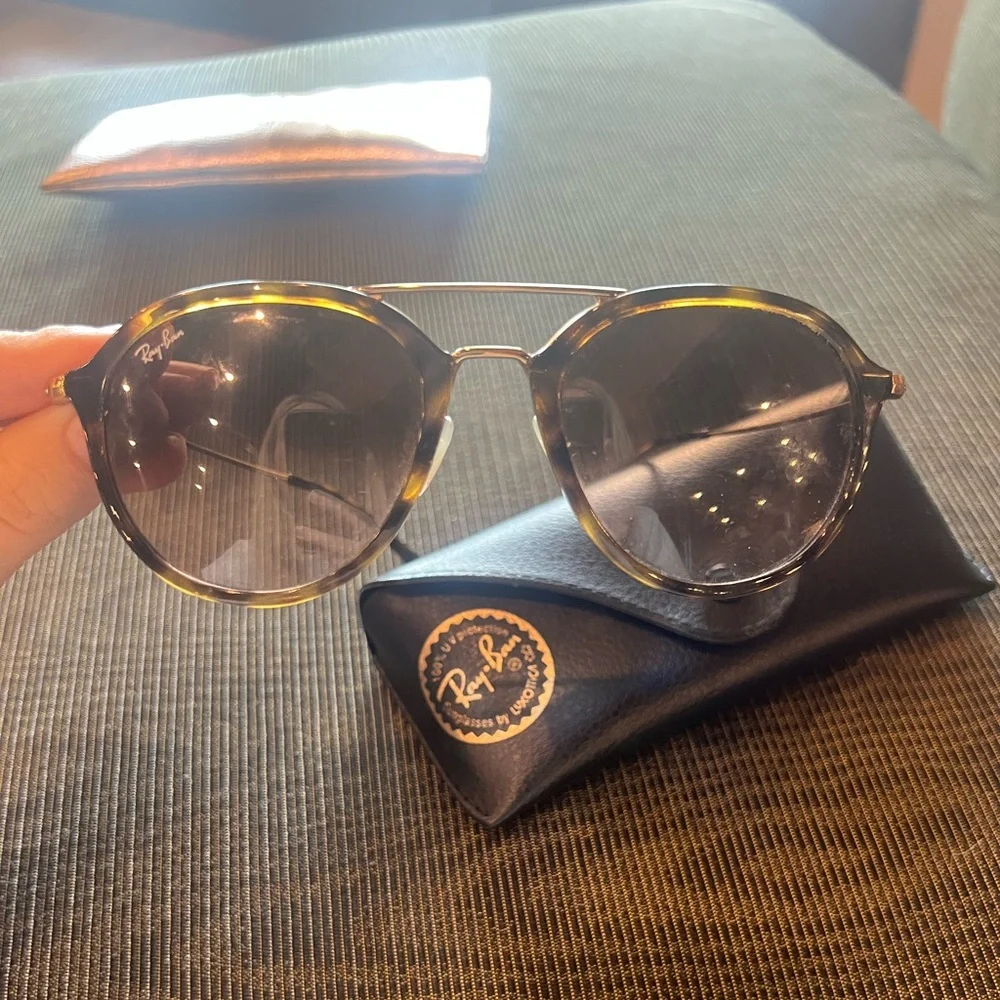 Ray-ban sunglasses - Picture 1 of 4
